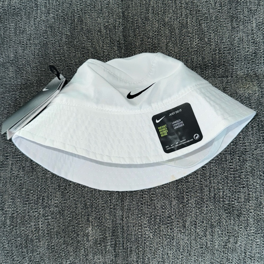 White Nike sun hat